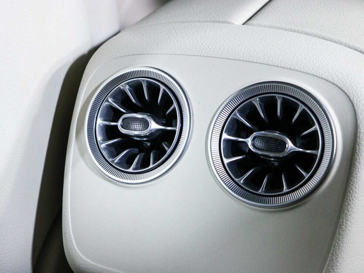 Mercedes-Benz E-Класс 200, 2018 Фото №16