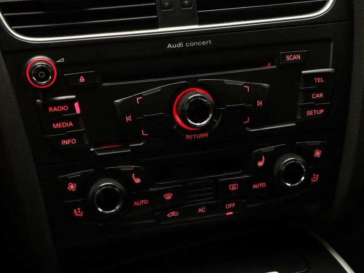 Audi A4, 2010 Фото №13