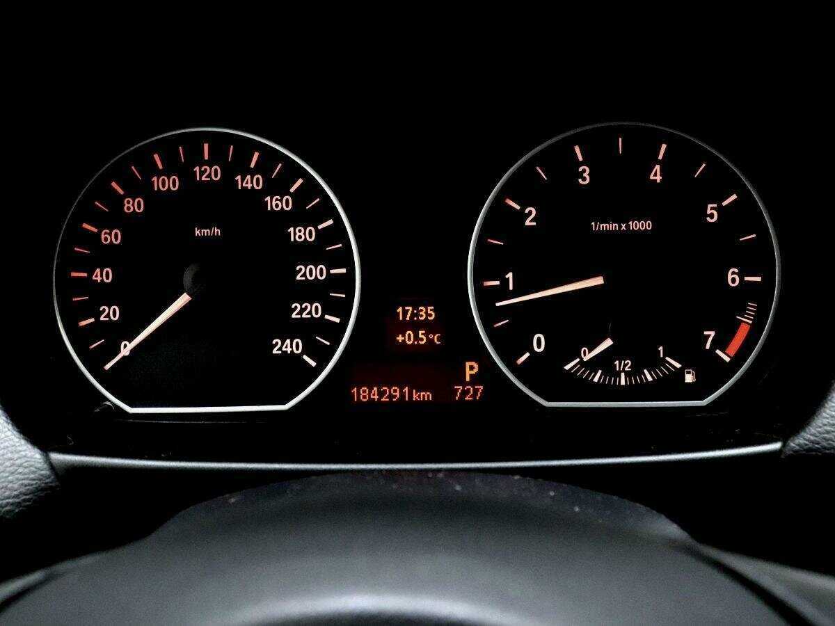 BMW 1 серии 116i, 2011 Фото №13