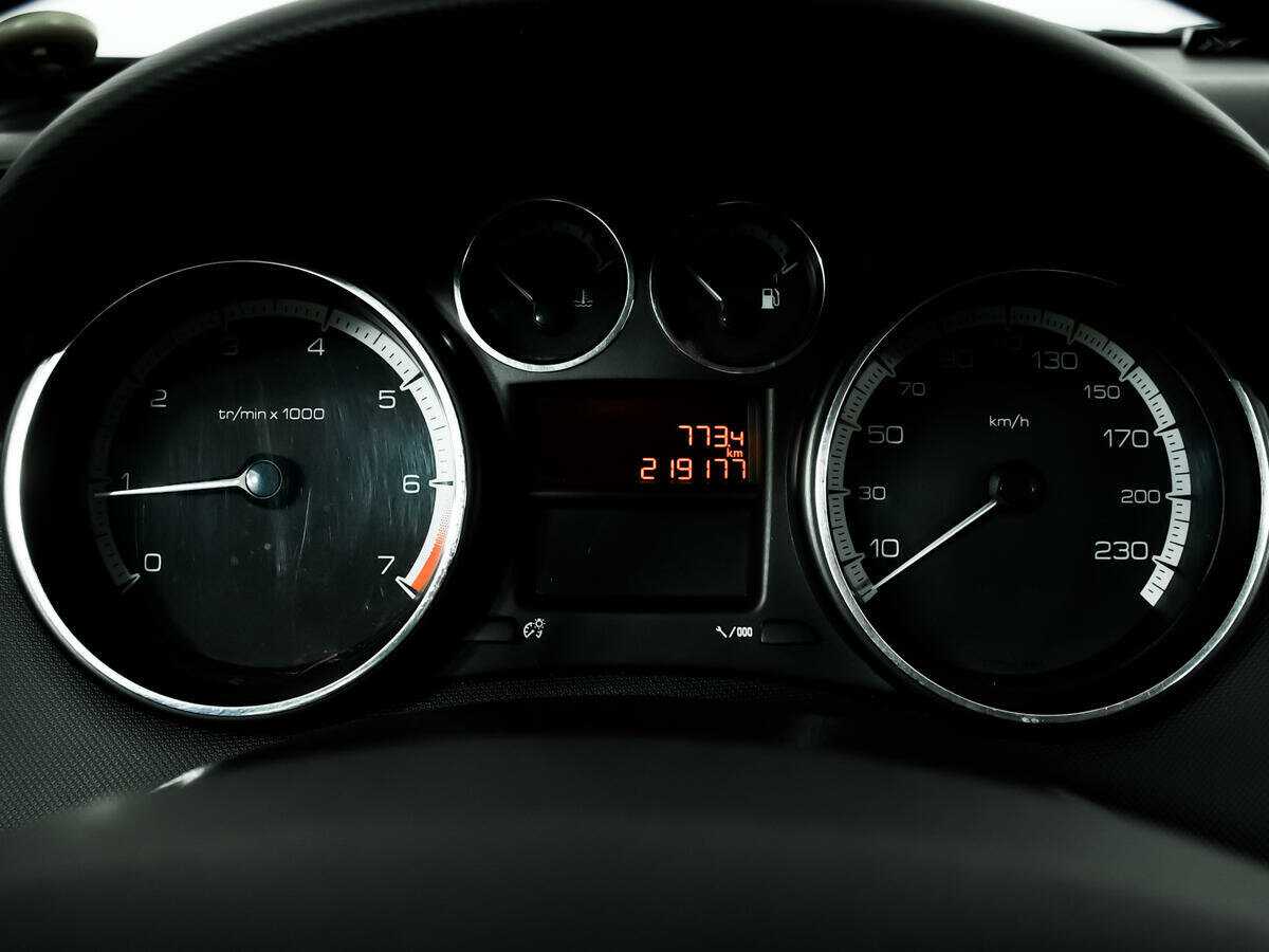 Peugeot 308, 2010 Фото №10