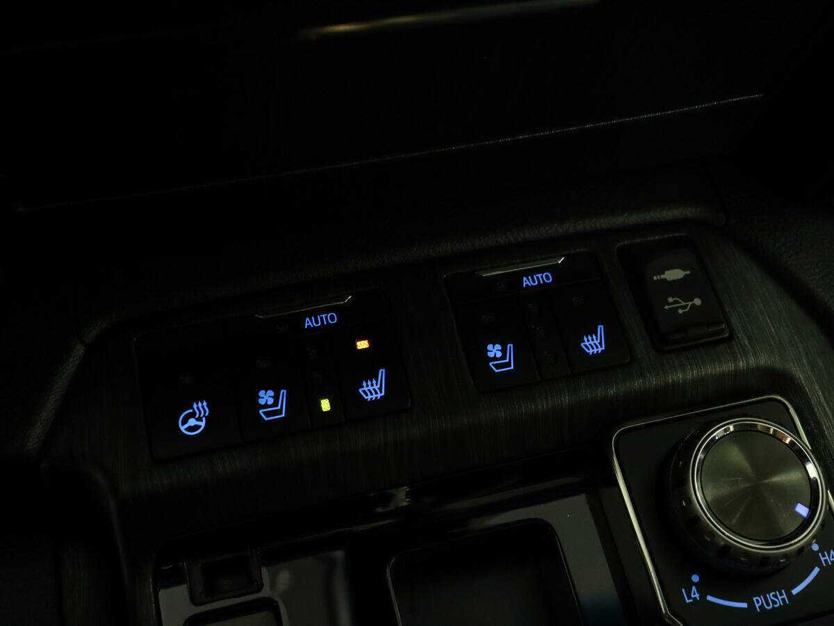 Toyota Land Cruiser, 2018 Фото №29