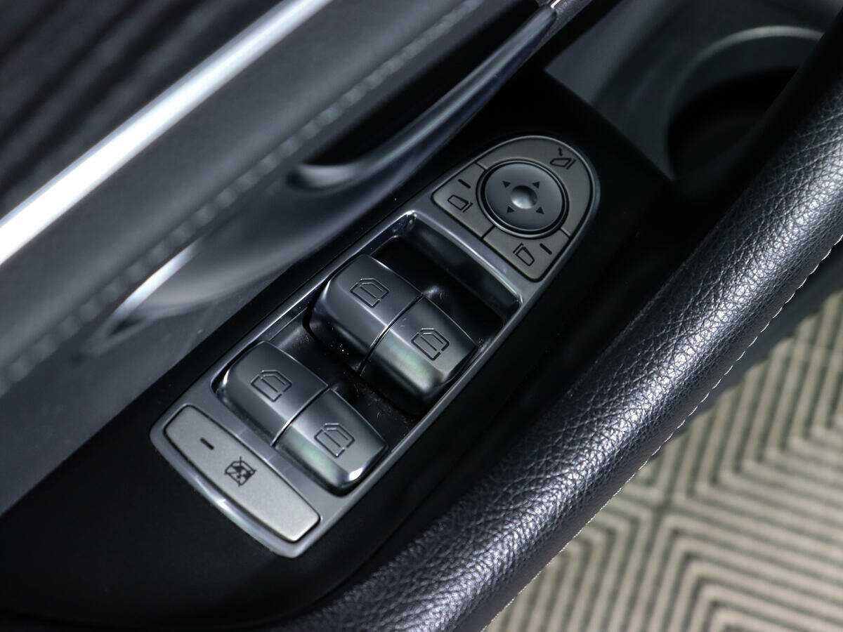Mercedes-Benz E-Класс 200, 2020 Фото №13