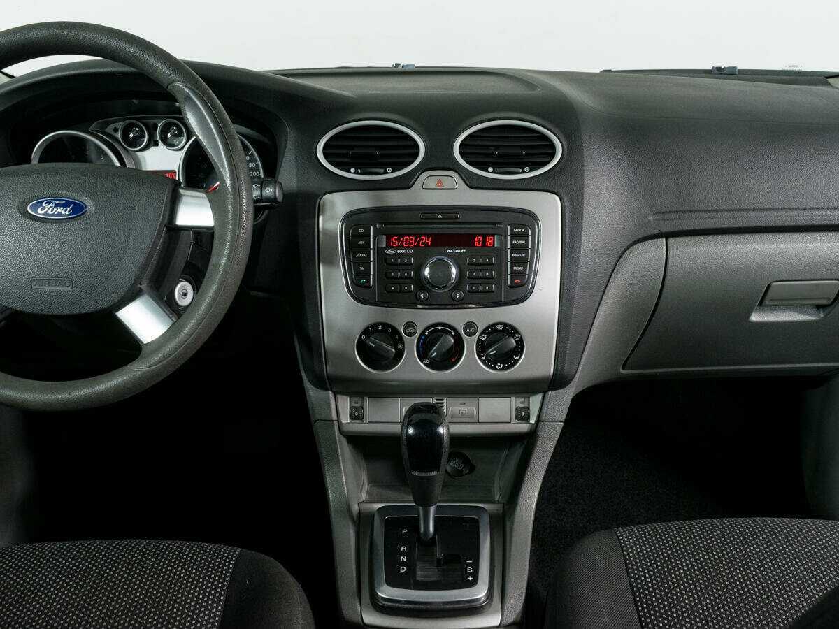 Ford Focus, 2010 Фото №10