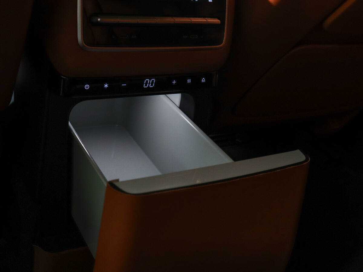 LiXiang L9 44.5 kWh, 2023 Фото №18