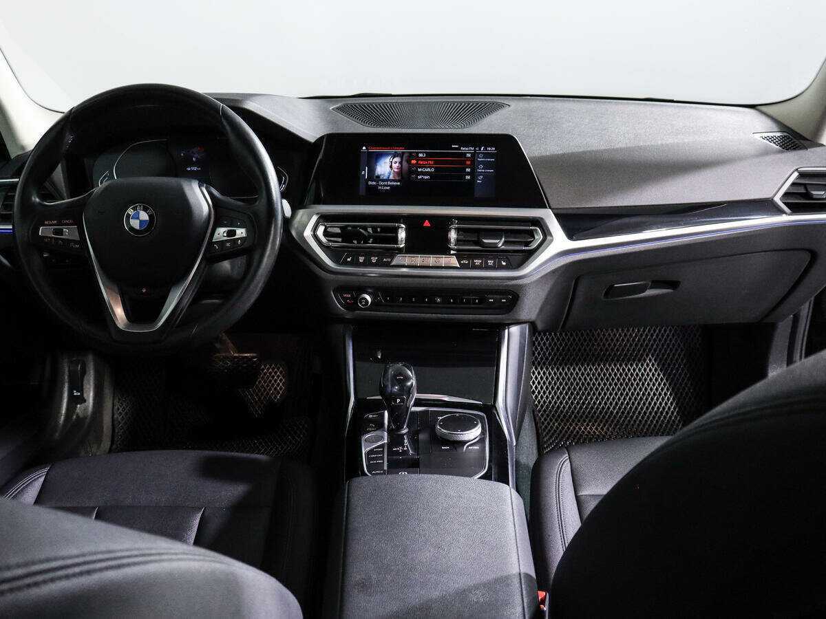 BMW 3 серии 318i, 2020 Фото №12