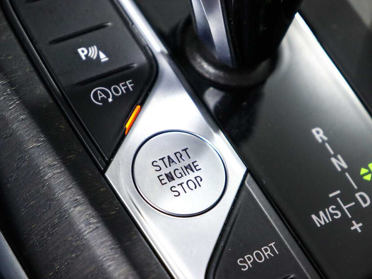 BMW 3 серии 330d xDrive, 2020 Фото №16