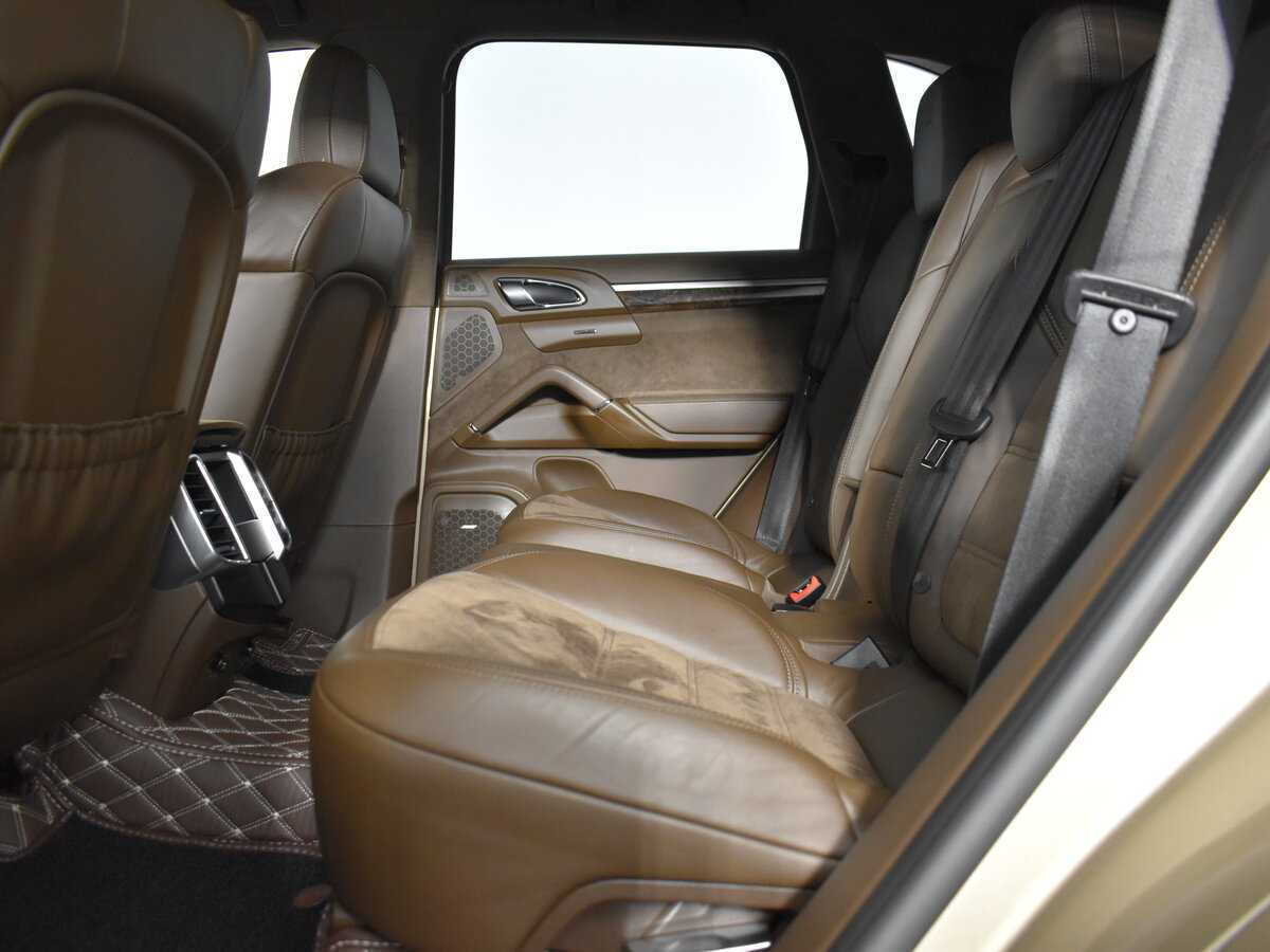 Porsche Cayenne GTS, 2015 Фото №13