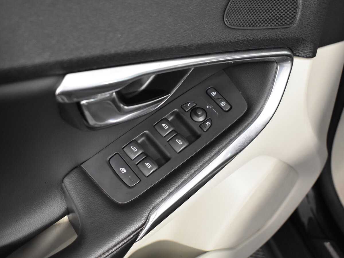 Volvo V40 Cross Country, 2013 Фото №14