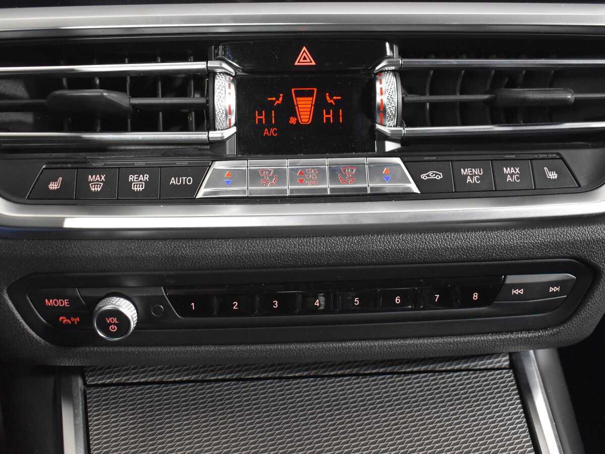 BMW 3 серии 320i xDrive, 2020 Фото №14