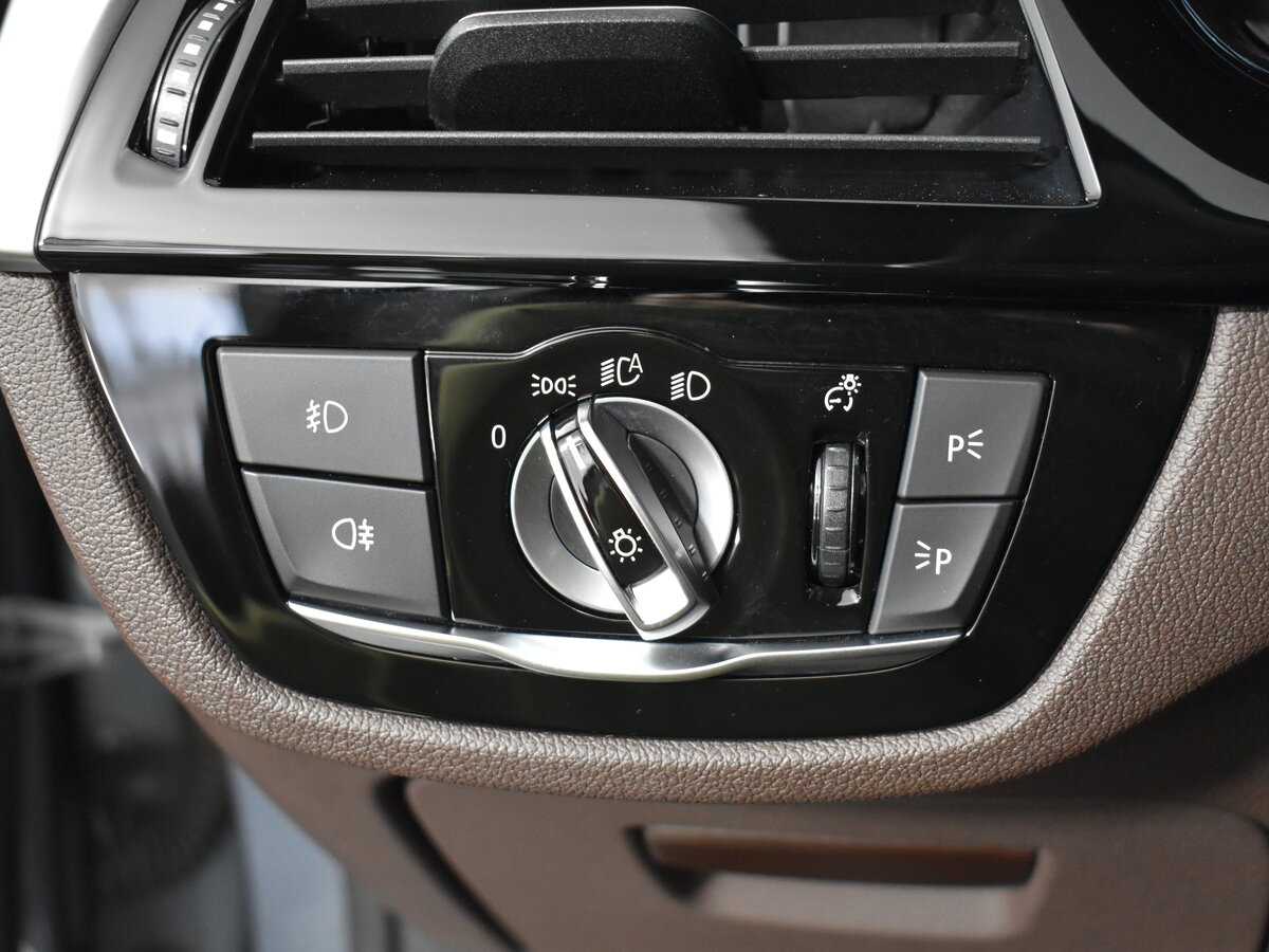 BMW 5 серии 530d xDrive, 2019 Фото №11