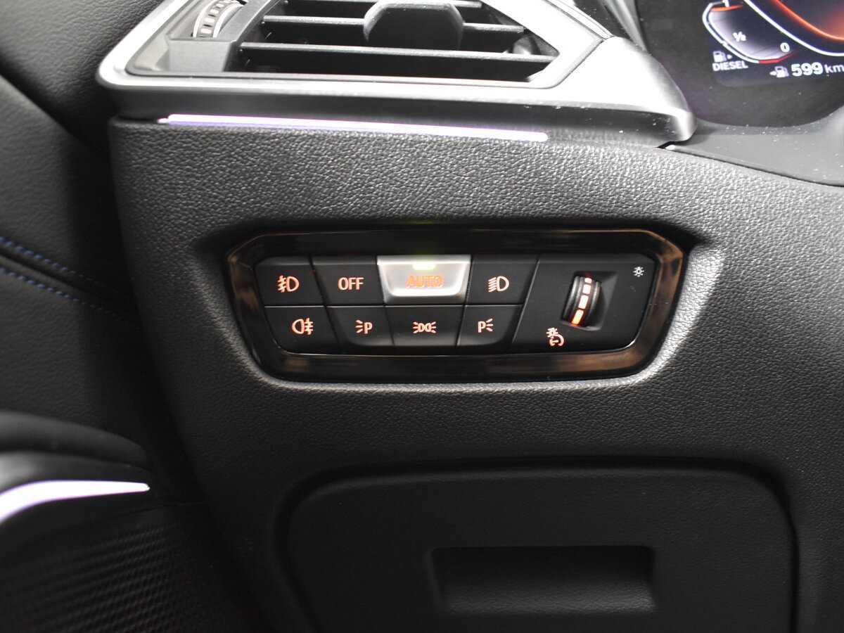 BMW 3 серии 320d xDrive, 2019 Фото №15