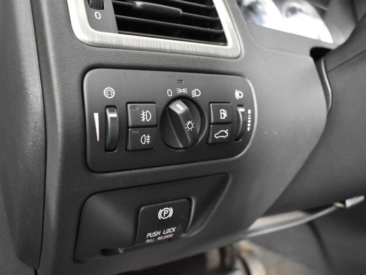 Volvo XC70, 2011 Фото №16