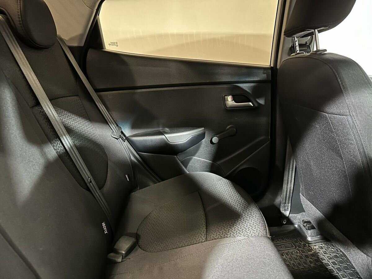 Kia Rio, 2017 Фото №11