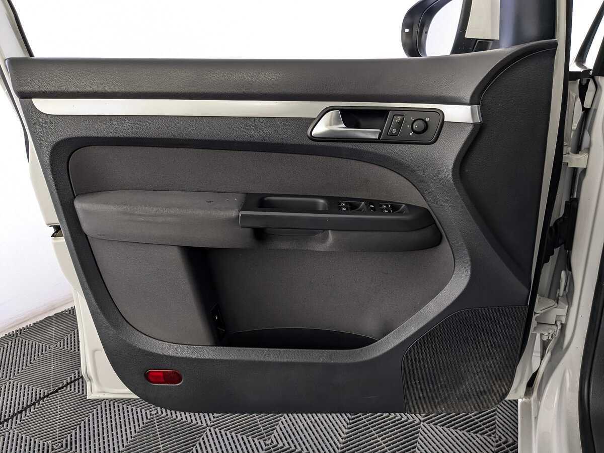 Volkswagen Touran, 2012 Фото №15