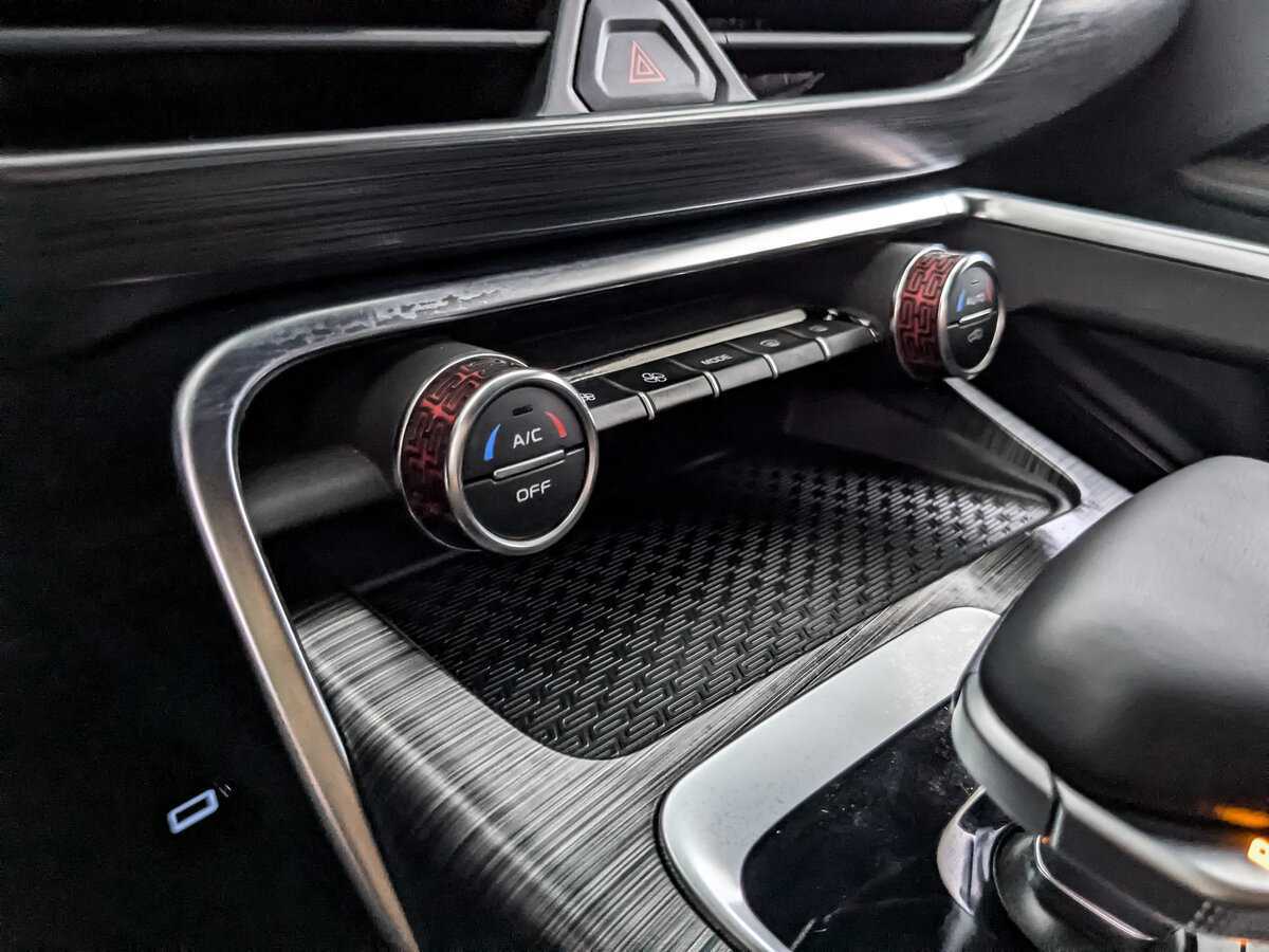 Geely Tugella, 2023 Фото №25