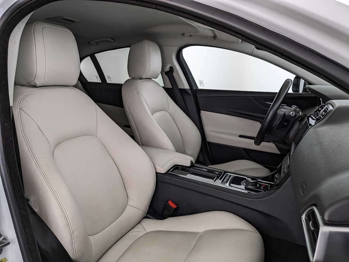 Jaguar XE, 2017 Фото №20