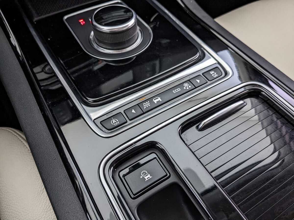 Jaguar XE, 2017 Фото №23