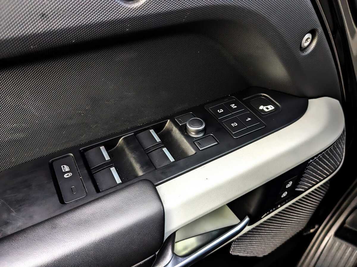Land Rover Defender 110, 2020 Фото №23