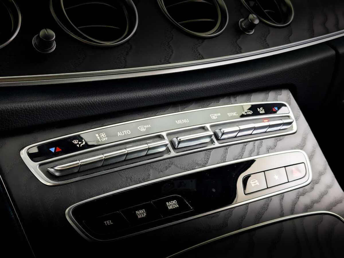 Mercedes-Benz E-Класс 200, 2021 Фото №22