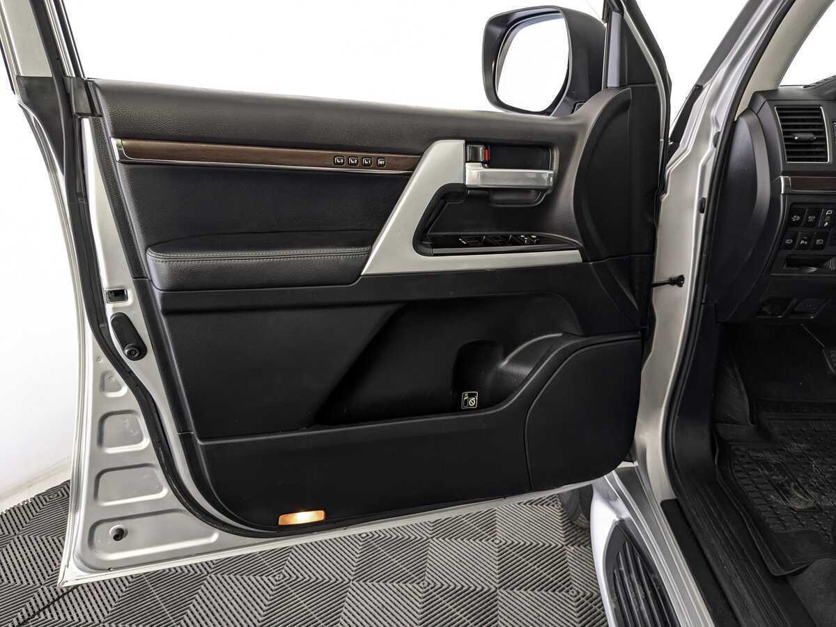 Toyota Land Cruiser, 2018 Фото №15