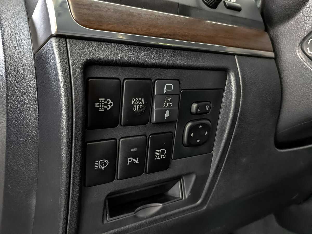 Toyota Land Cruiser, 2018 Фото №23