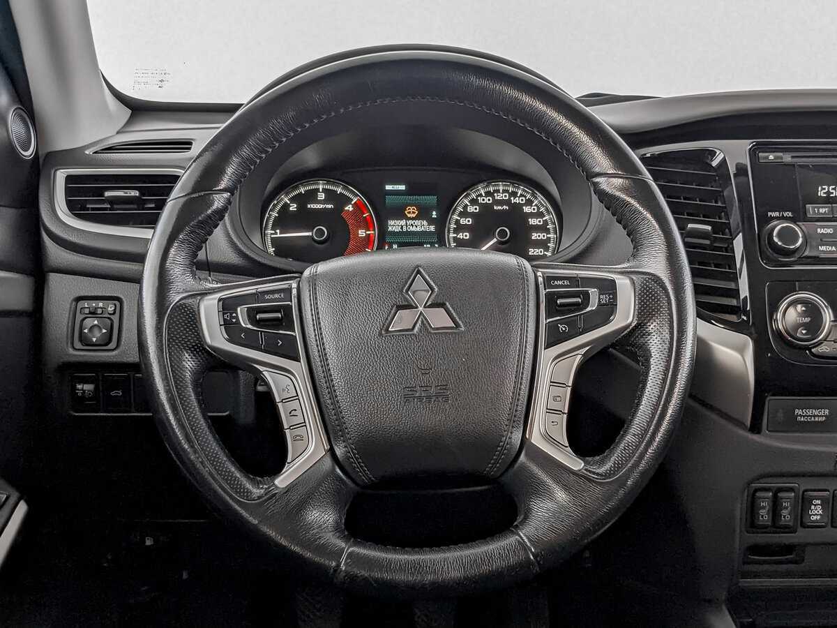 Mitsubishi Pajero Sport, 2021 Фото №17