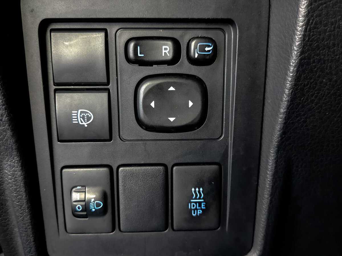 Toyota Land Cruiser Prado, 2020 Фото №21