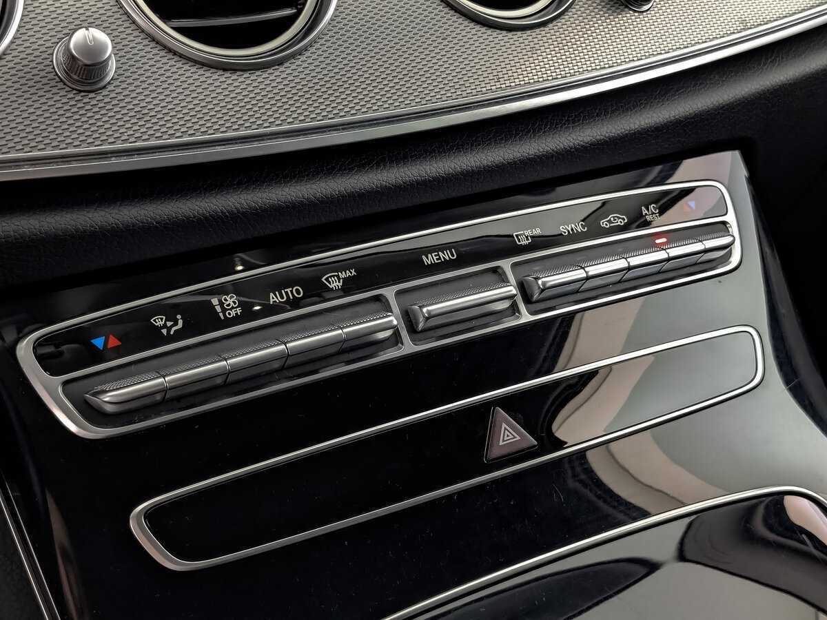Mercedes-Benz E-Класс 200, 2019 Фото №17