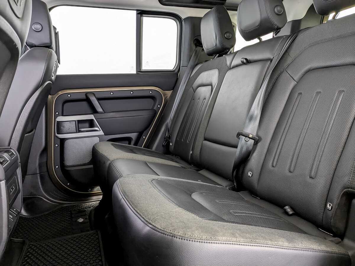 Land Rover Defender 110, 2021 Фото №10