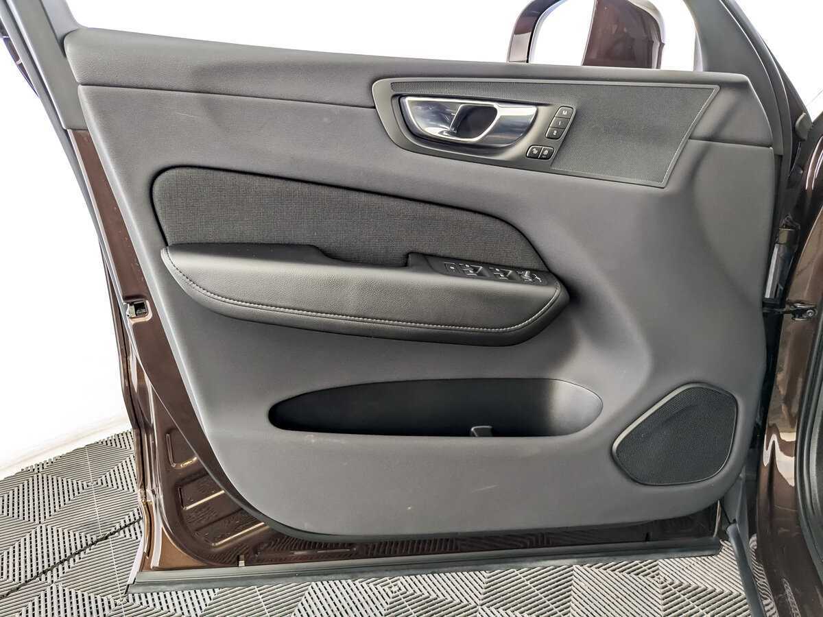 Volvo XC60, 2020 Фото №15