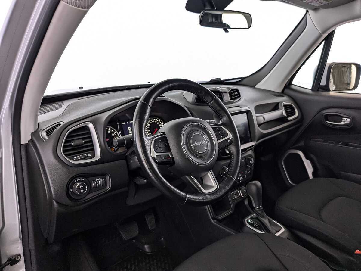 Jeep Renegade, 2018 Фото №11