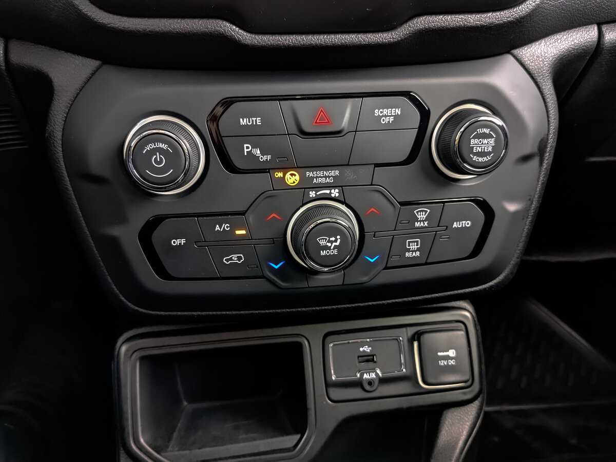 Jeep Renegade, 2018 Фото №22