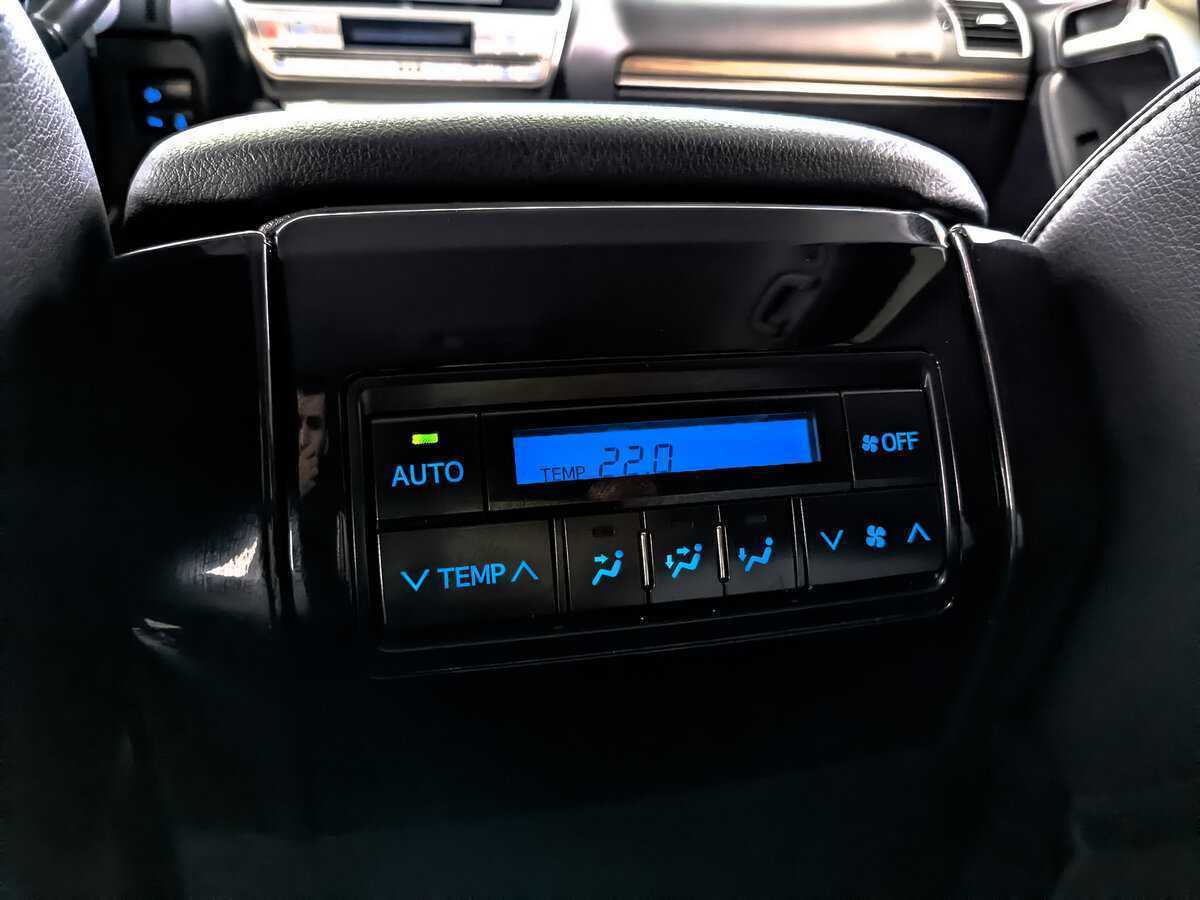 Toyota Land Cruiser Prado, 2018 Фото №25