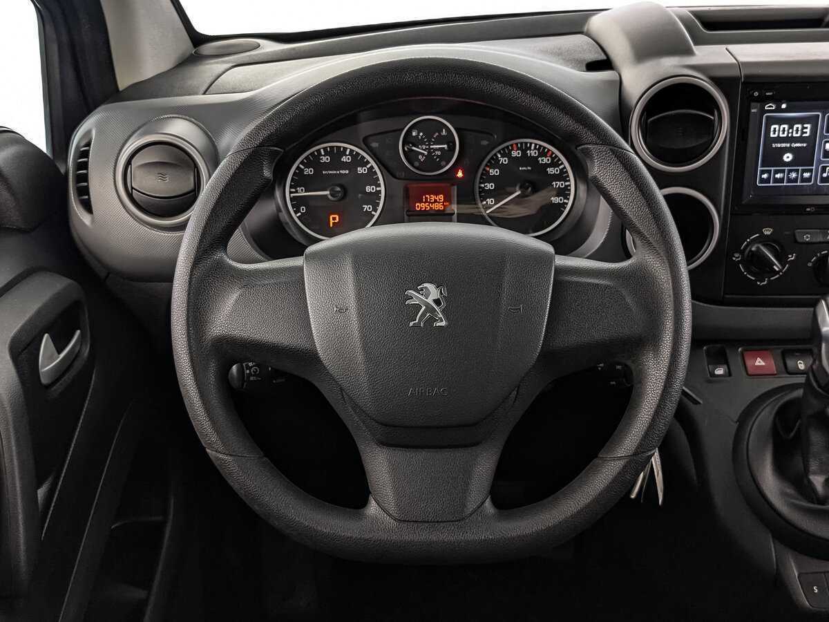 Peugeot Partner Crossway, 2022 Фото №18