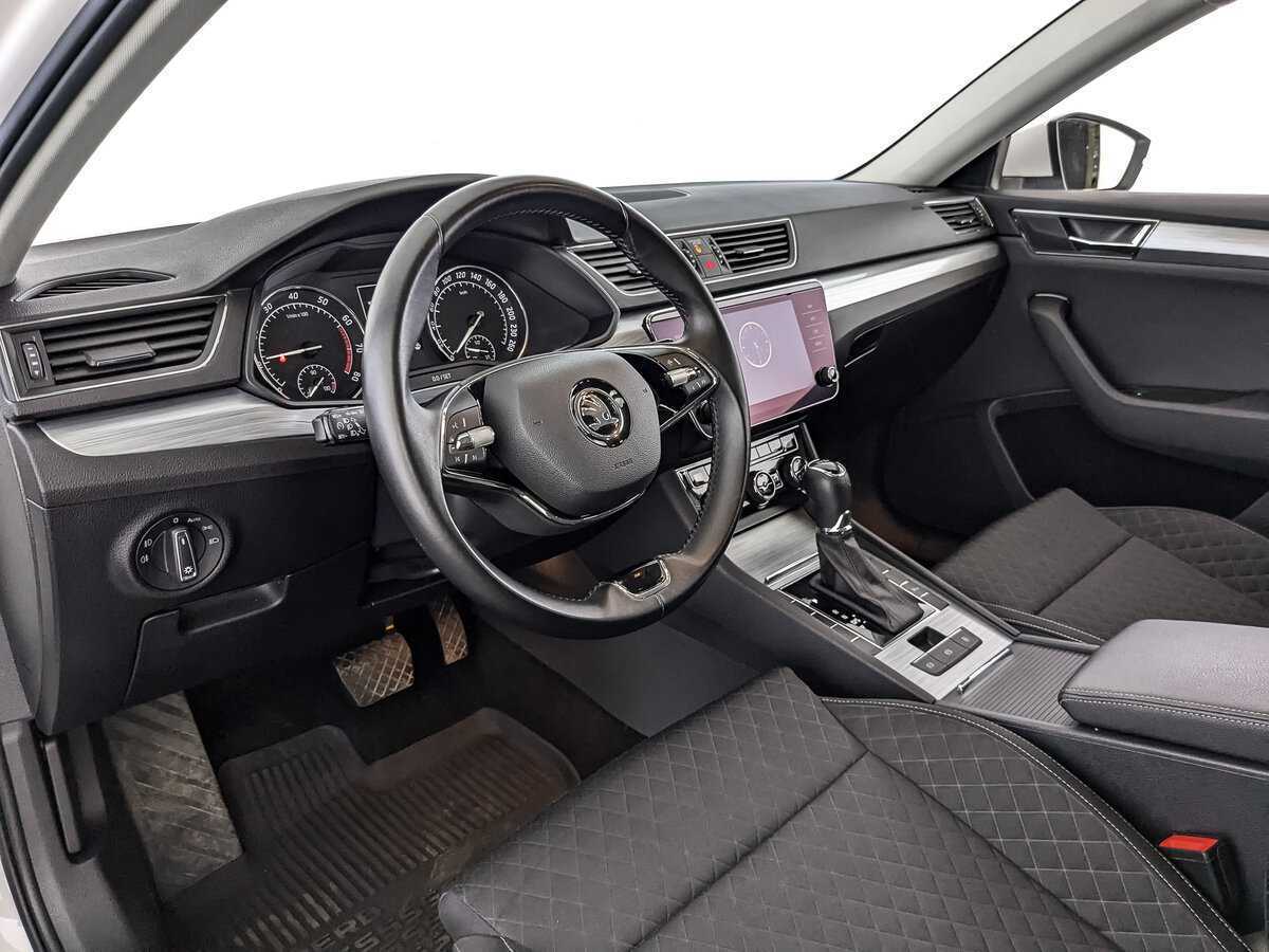Skoda Superb, 2021 Фото №11