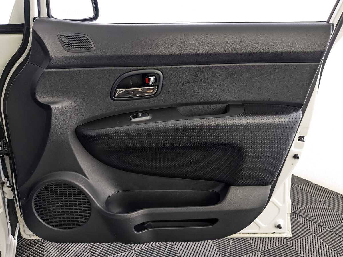 Kia Carens, 2011 Фото №21