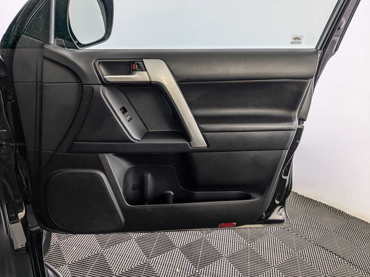 Toyota Land Cruiser Prado, 2018 Фото №20