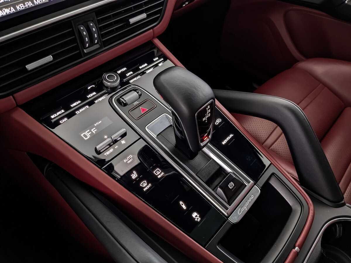 Porsche Cayenne E-Hybrid, 2019 Фото №17