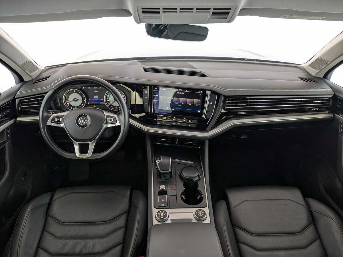Volkswagen Touareg, 2020 Фото №12