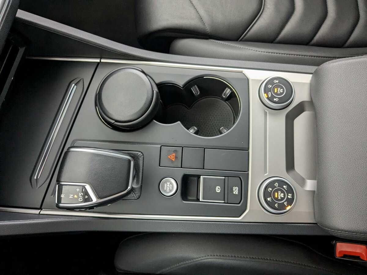 Volkswagen Touareg, 2020 Фото №25