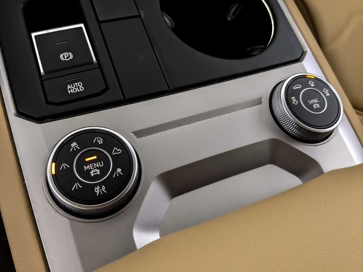 Volkswagen Touareg, 2020 Фото №24