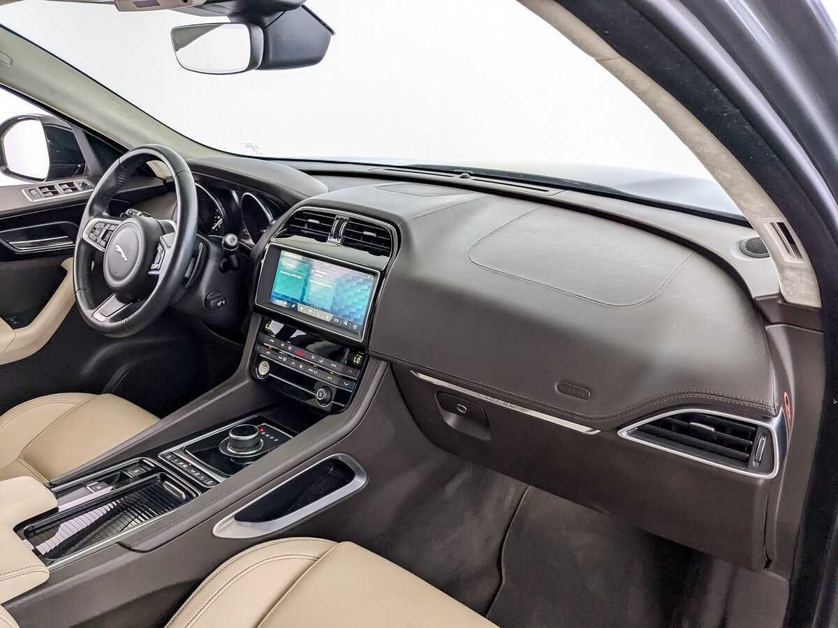 Jaguar F-Pace, 2018 Фото №9