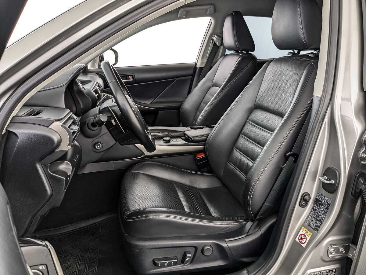 Lexus IS 300, 2018 Фото №16