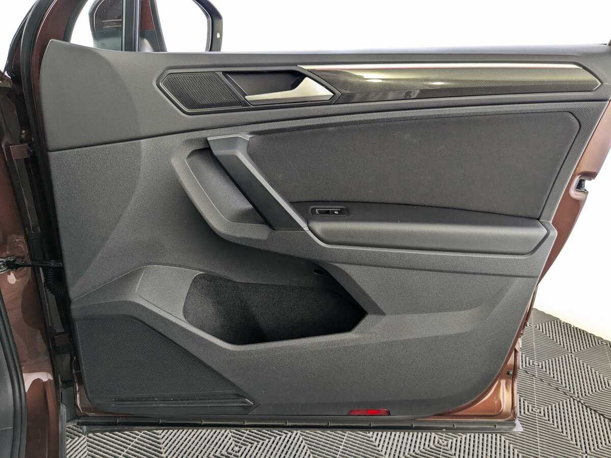 Volkswagen Tiguan, 2021 Фото №17