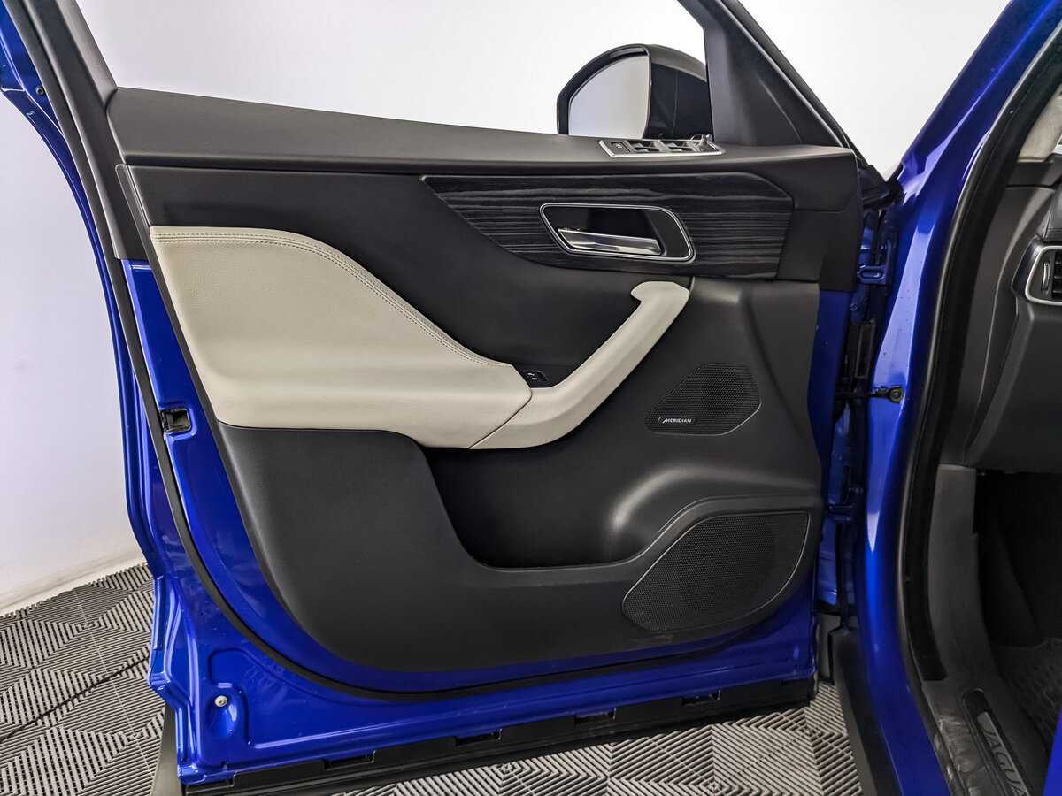 Jaguar F-Pace, 2018 Фото №15