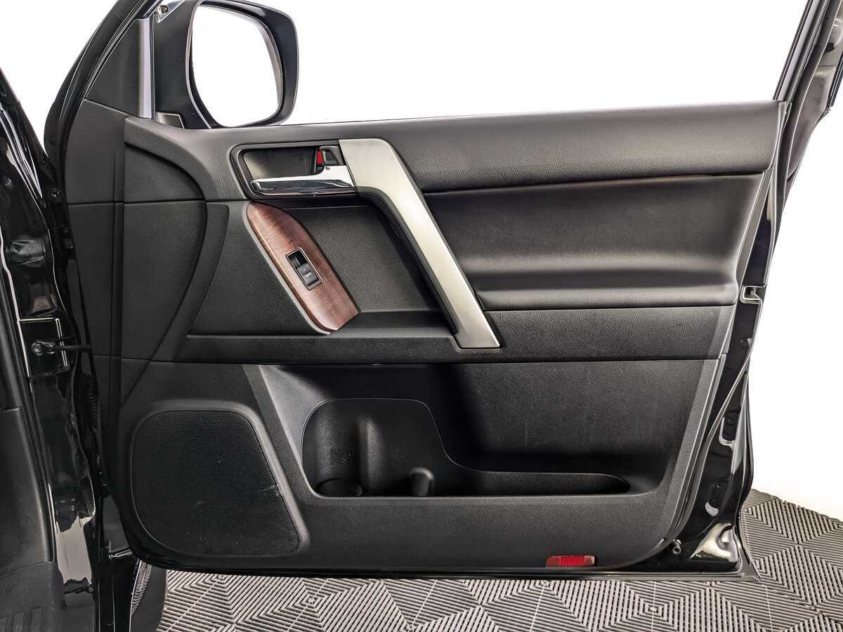 Toyota Land Cruiser Prado, 2017 Фото №20