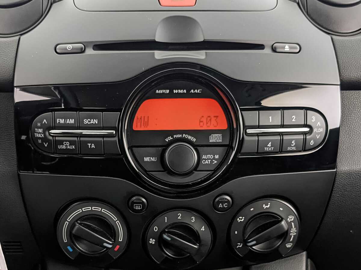 Mazda 2, 2013 Фото №13