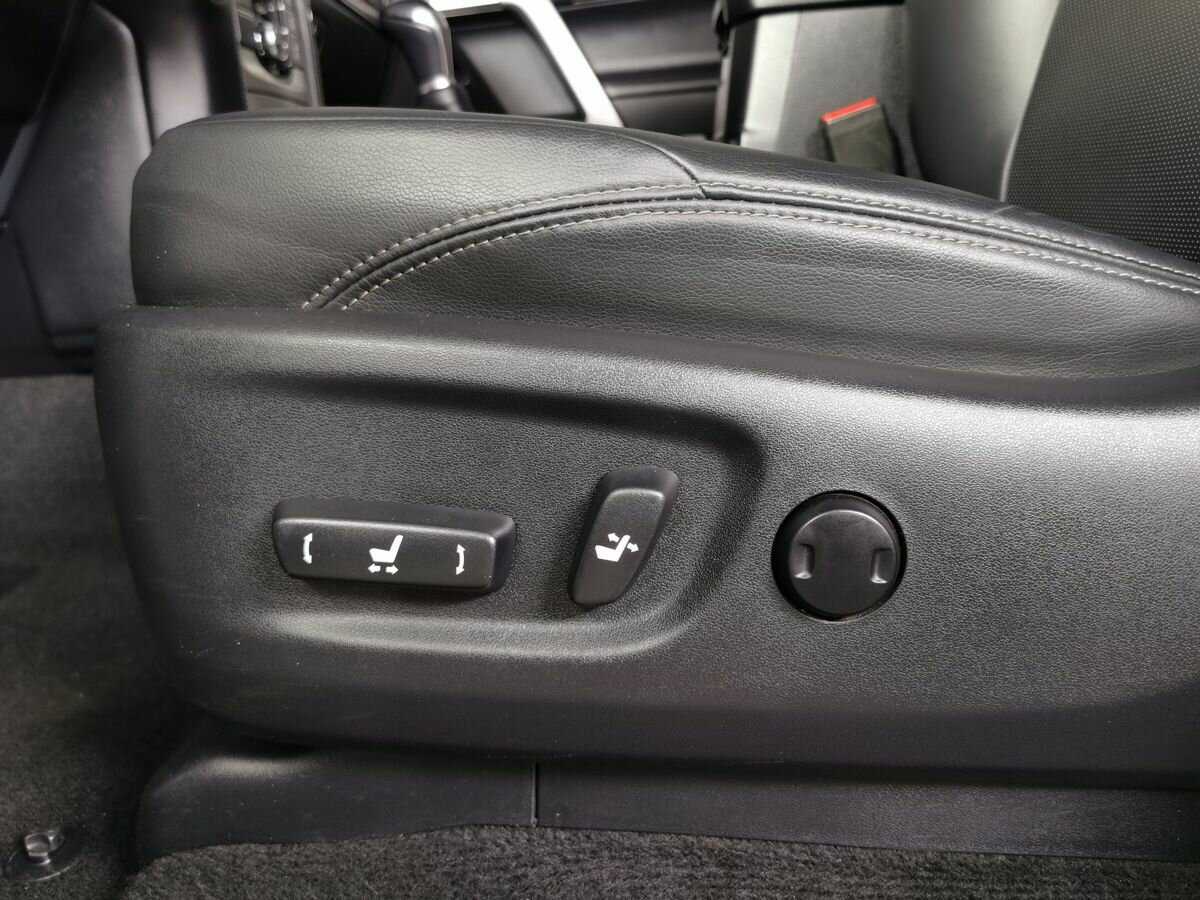 Toyota Land Cruiser Prado, 2020 Фото №18