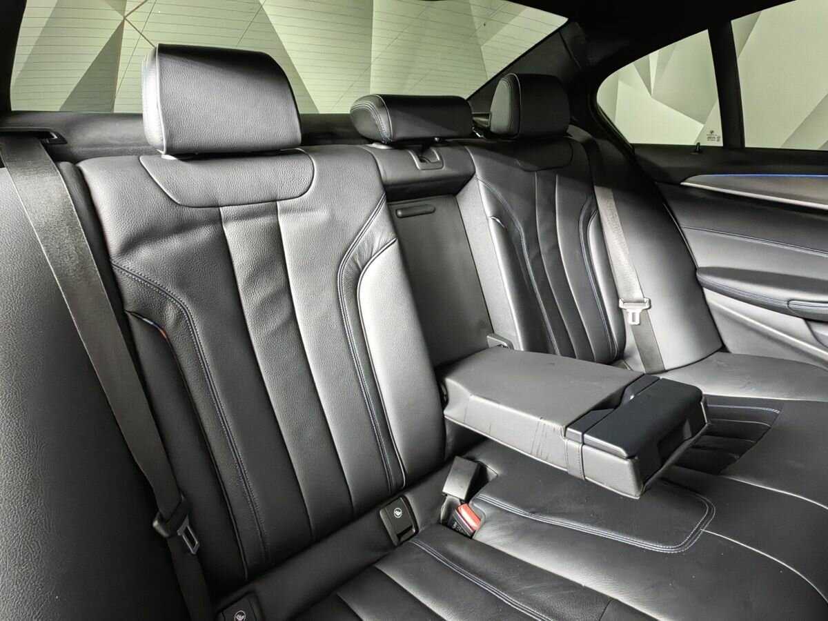 BMW 5 серии 530i xDrive, 2018 Фото №12