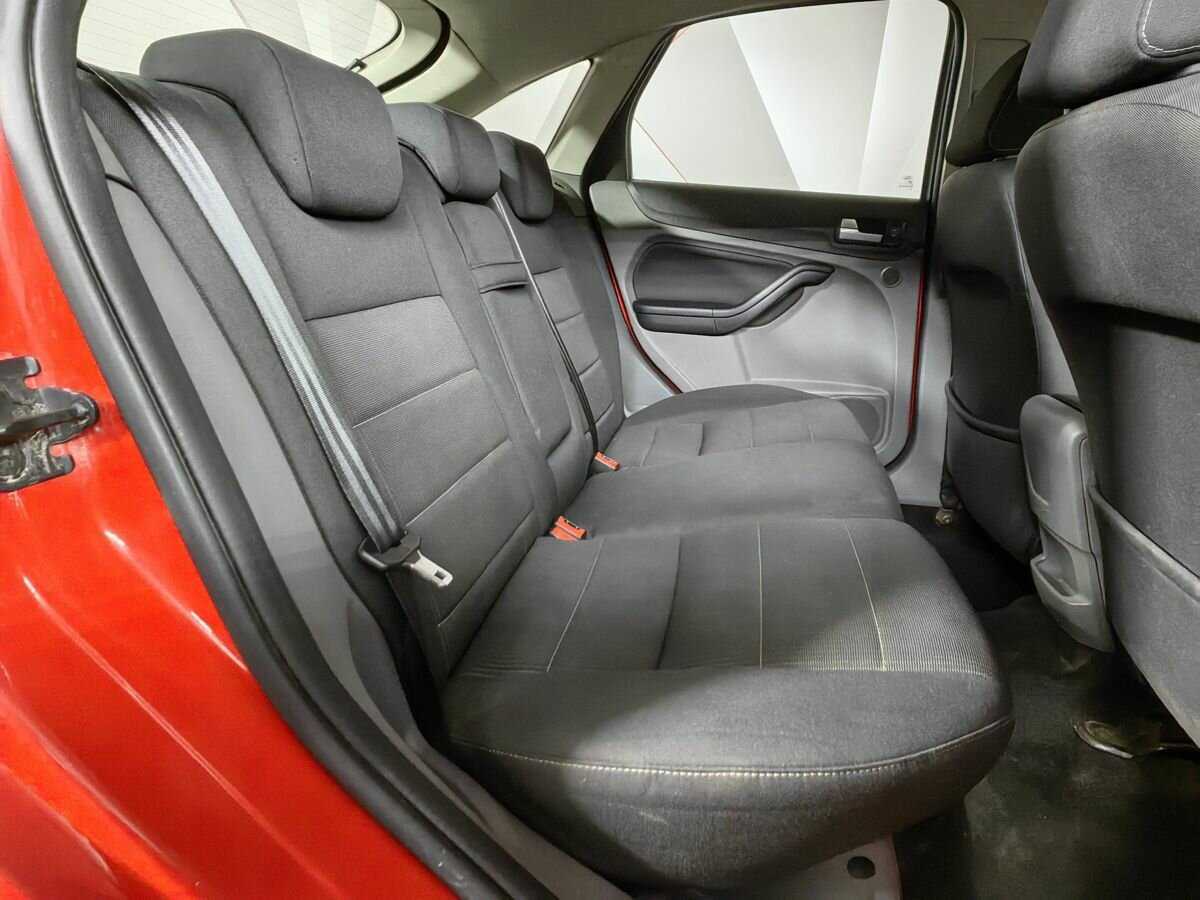 Ford Focus, 2010 Фото №12